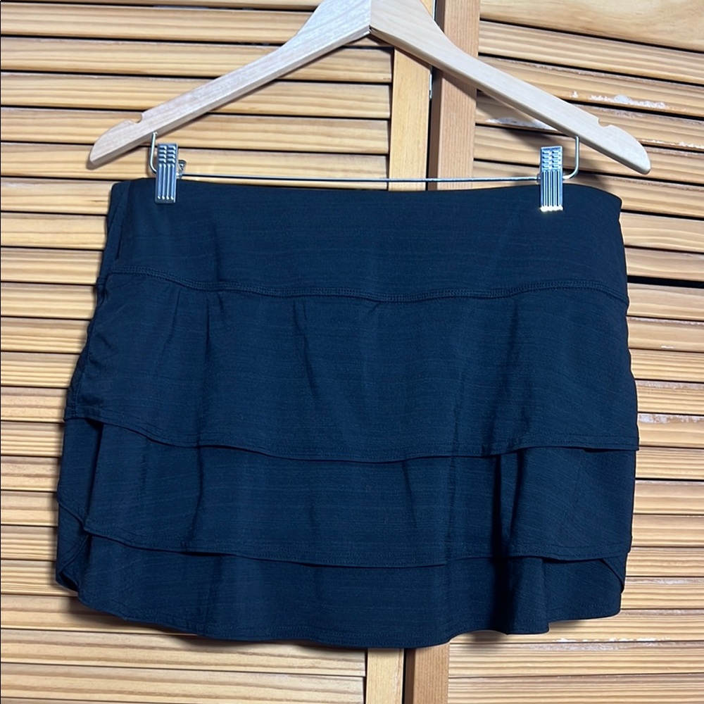 Athleta tennis skirt.